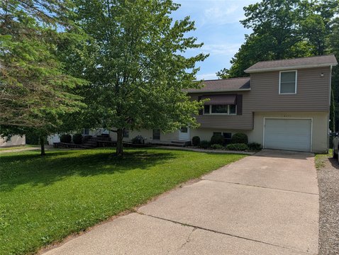 Well-Maintained Duplex with Garages