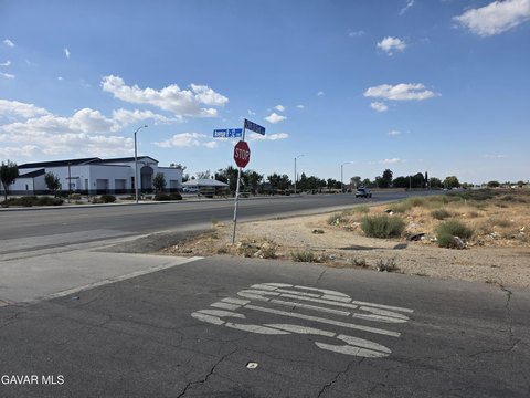 Residential Land in Palmdale, CA