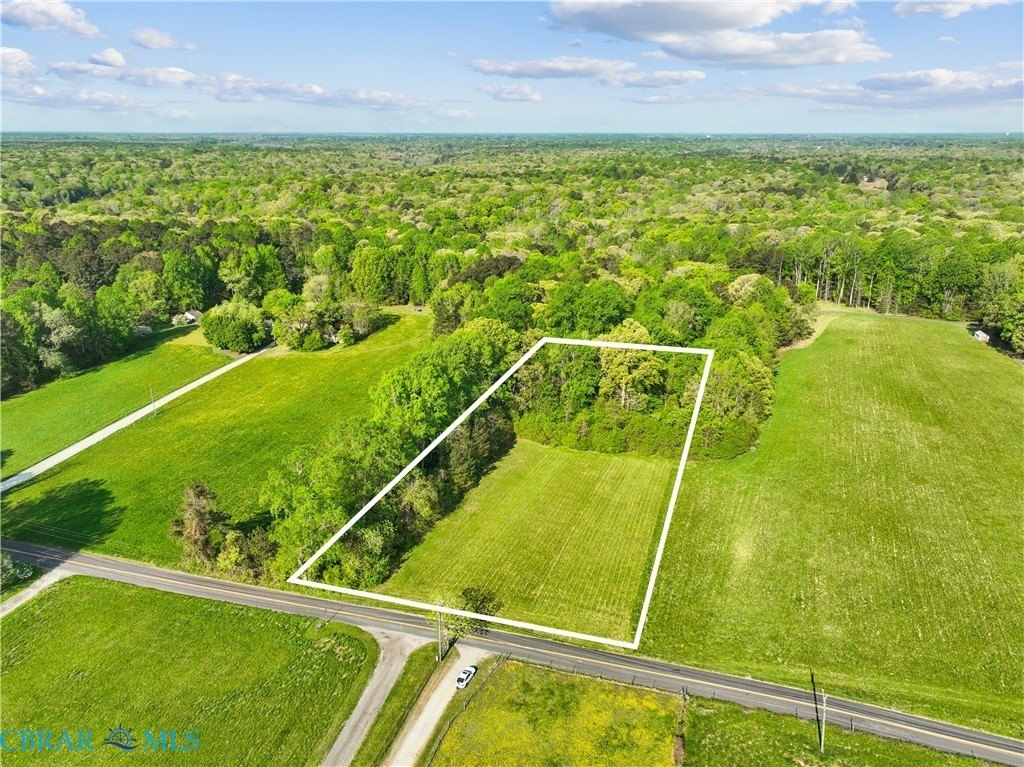 Spacious Lot in Williamsburg, VA
