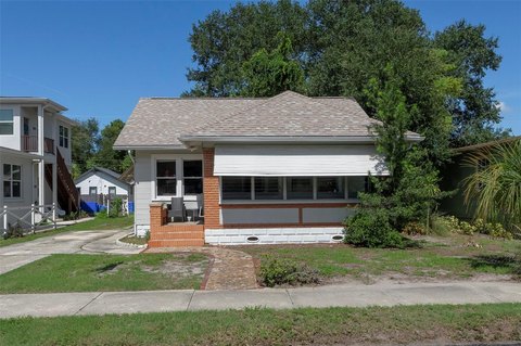 Renovated Duplex With Detached Studio
