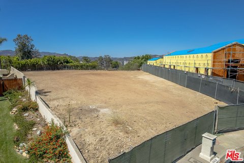 Land, Los Angeles, CA