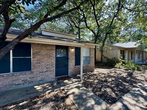 Well-Leased Duplex with Open Layout