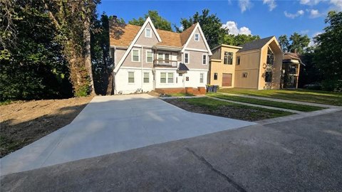 Fully Rehabbed Duplex with Parking