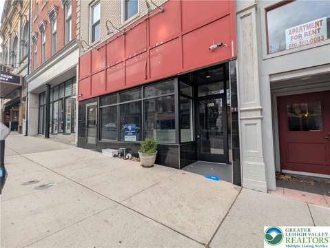 Retail Space in Historic District