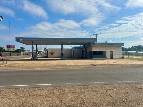 Fully Equipped Auto Service Gas Station