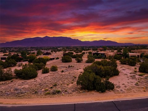 LAND - Santa Fe, NM