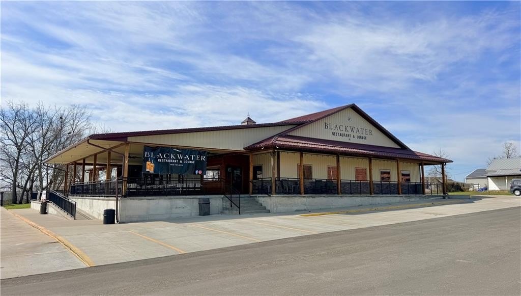 Turn-Key Restaurant & Lounge Opportunity