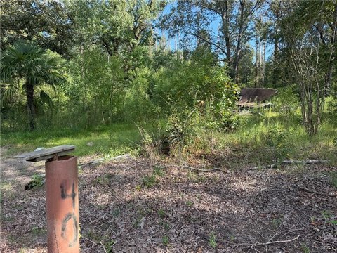 Land, Deville, LA