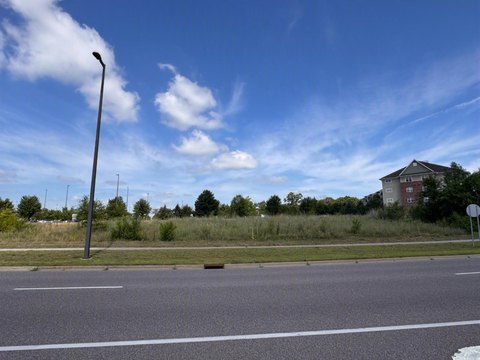High-Visibility Commercial Land