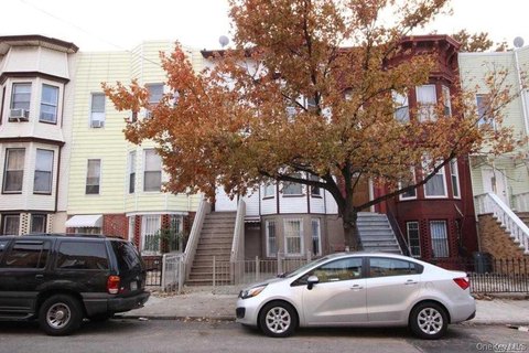 Brooklyn Colonial Multifamily Property