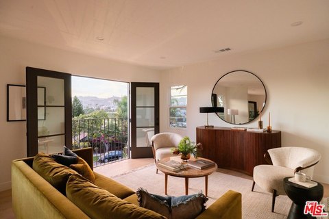 Renovated Silver Lake Triplex with Views