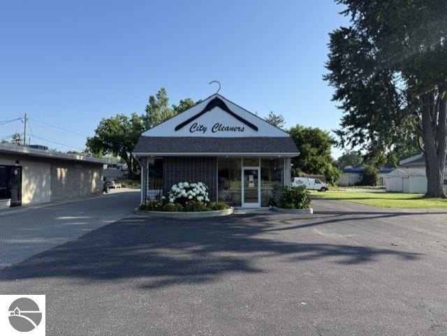 316 Superior St, Alma, MI 48801-1647