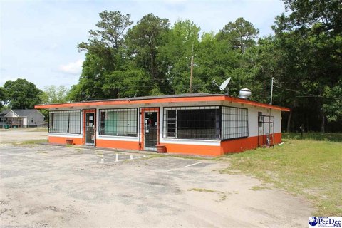 High-Visibility Restaurant Building