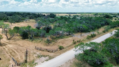 Land, Pleasanton, TX