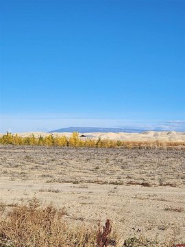 2.42 Acres in Peach Valley