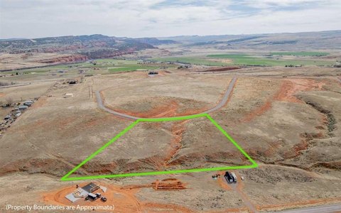 Thermopolis Land with Mountain Views