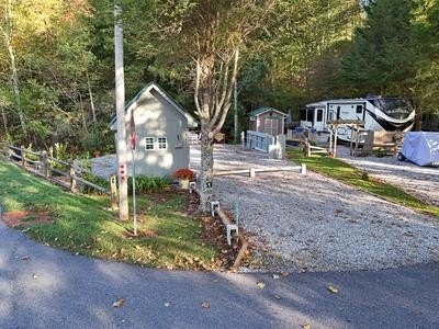 Creekfront RV Lot in Choestoe