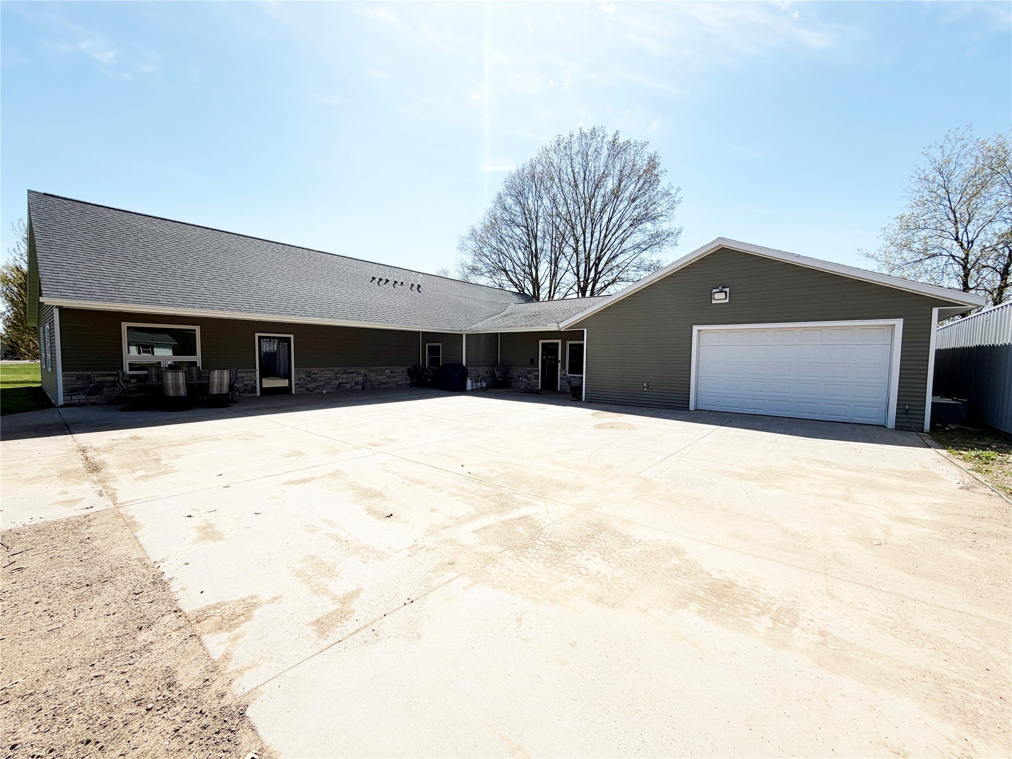 Versatile Commercial Property in New Auburn