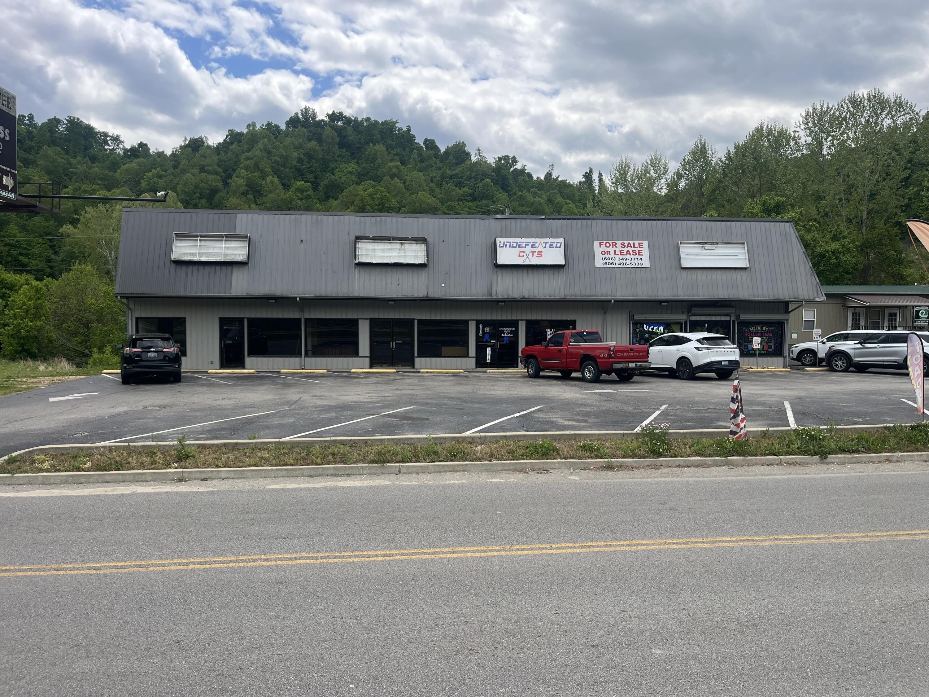 Versatile Commercial Building in Salyersville