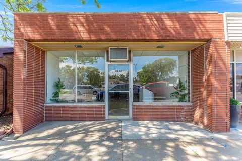 Remodeled Retail/Office Space on Ford