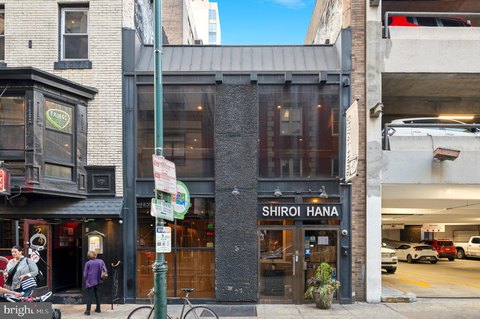 Turnkey Restaurant/Bar in Rittenhouse Square