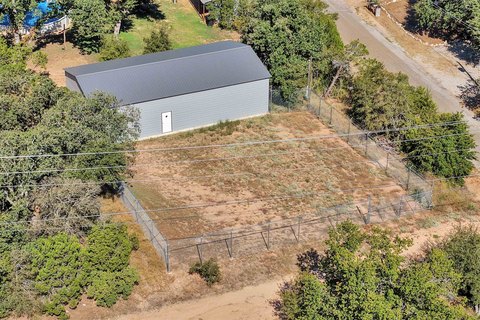 Kingsland Commercial Property with Metal Building
