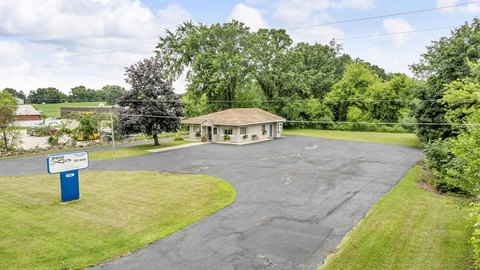 Commercial Building on 1-Acre Lot