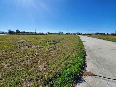 Commercial Land Near Larose Bridge