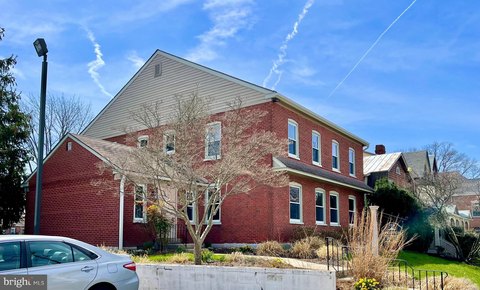 Office Suite Near Media Courthouse