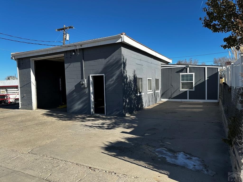 Garage Unit in La Junta