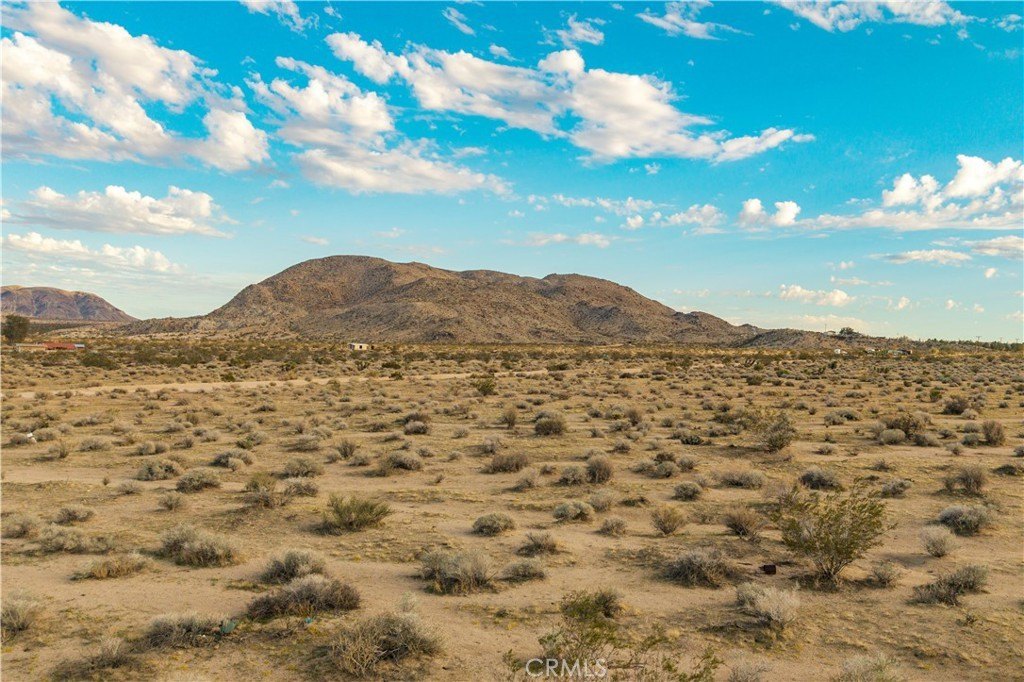 Spacious Landers Parcel with Views