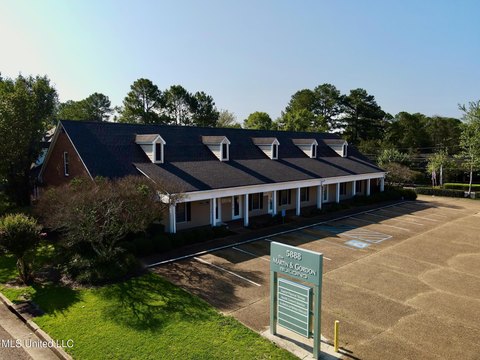 Northeast Jackson Office Space Available