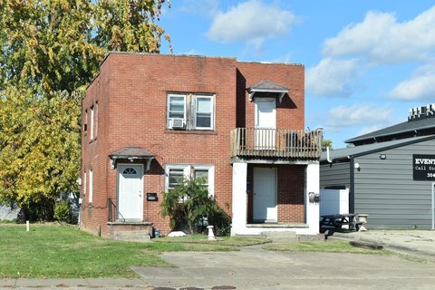Duplexes and Lot in Huntington