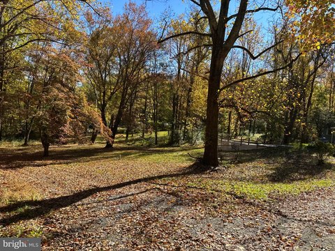 Land, GLENMOORE, PA