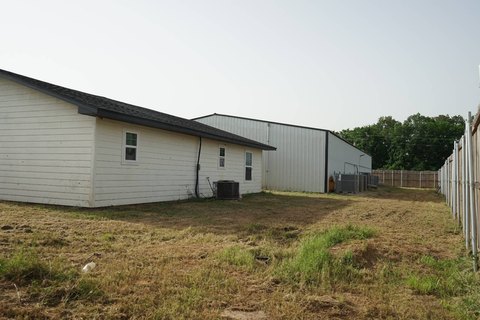Sawyer, OK Commercial Building on Acreage