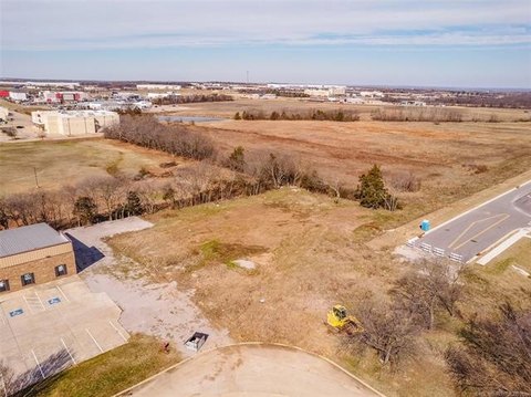 Prime Commercial Lot in Ardmore