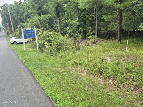LAND - Nassau, NY