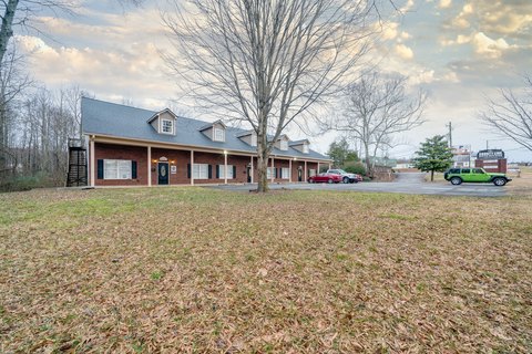 Clermont Commercial Space Available