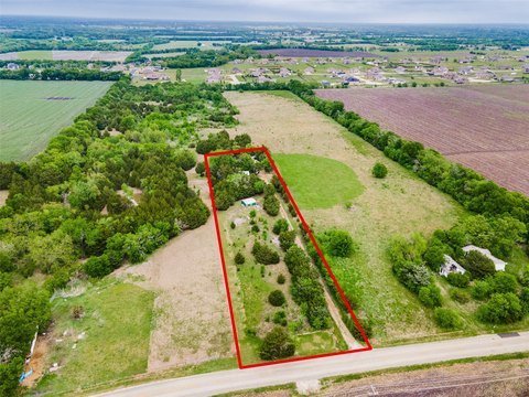 Unrestricted Land with Utilities