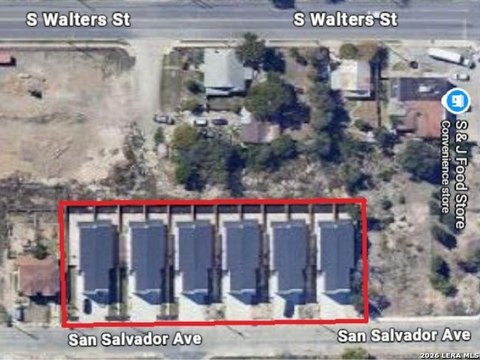 New Townhome Quadplex with Fenced Yards