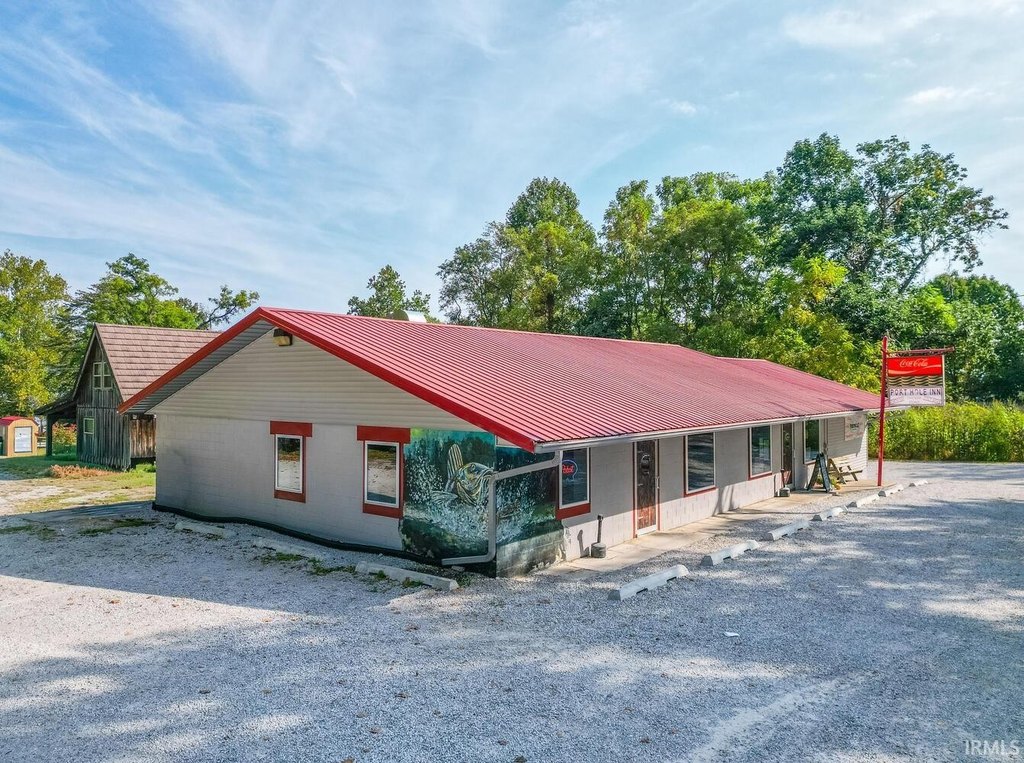 8939 E Southshore Dr, Unionville, IN 47468