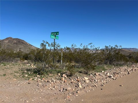 Corner Lot in Golden Valley