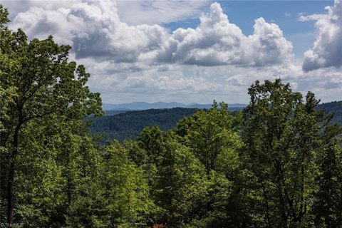 Land in Equestrian-Friendly Neighborhood