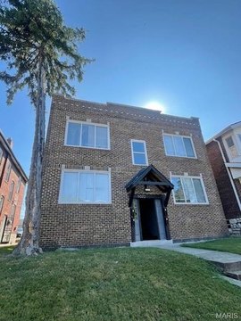 Four-Unit Apartment Quadplex