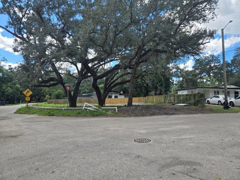 Land, TAMPA, FL