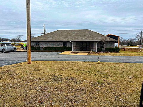 Professional Building in Grove, OK