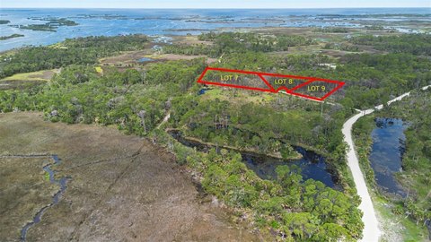 Land in Cedar Key