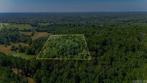 Private Wooded Acreage Near Amenities