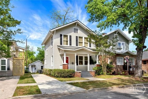 Renovated Duplex with Cottage