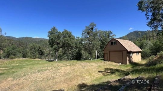Serene Acreage Near Douglas City